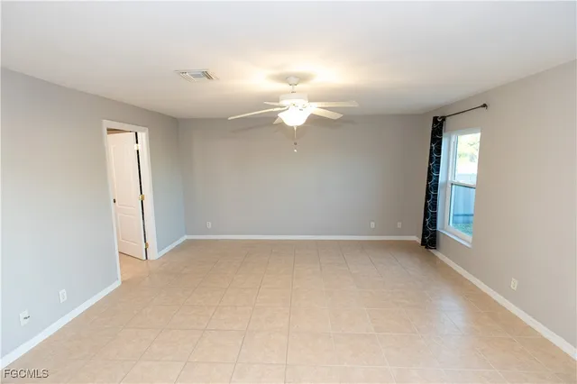$2,700 | 3073 Northwest 4th Avenue, Cape Coral, FL 33993