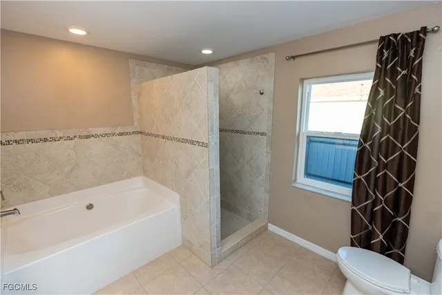 $2,700 | 3073 Northwest 4th Avenue, Cape Coral, FL 33993