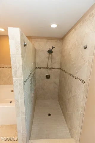 $2,700 | 3073 Northwest 4th Avenue, Cape Coral, FL 33993