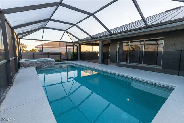 $2,700 | 3073 Northwest 4th Avenue, Cape Coral, FL 33993