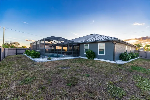 $2,700 | 3073 Northwest 4th Avenue, Cape Coral, FL 33993