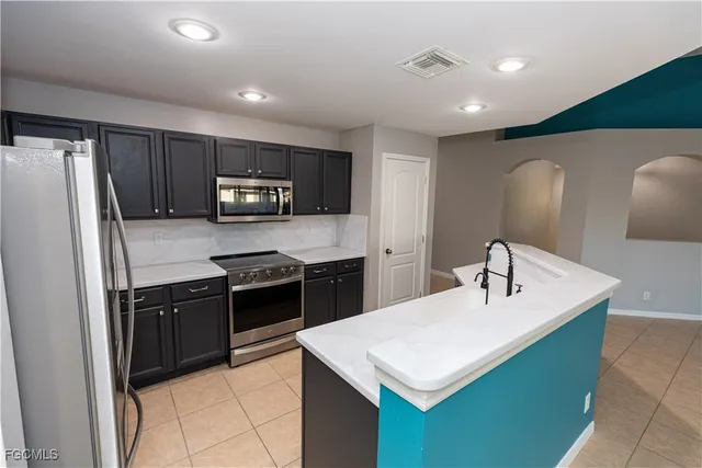 $2,700 | 3073 Northwest 4th Avenue, Cape Coral, FL 33993