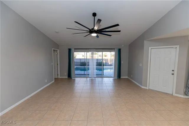 $2,700 | 3073 Northwest 4th Avenue, Cape Coral, FL 33993
