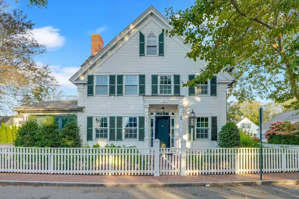 $9,403,000 | 52 South Summer Street, Edgartown, MA 02539