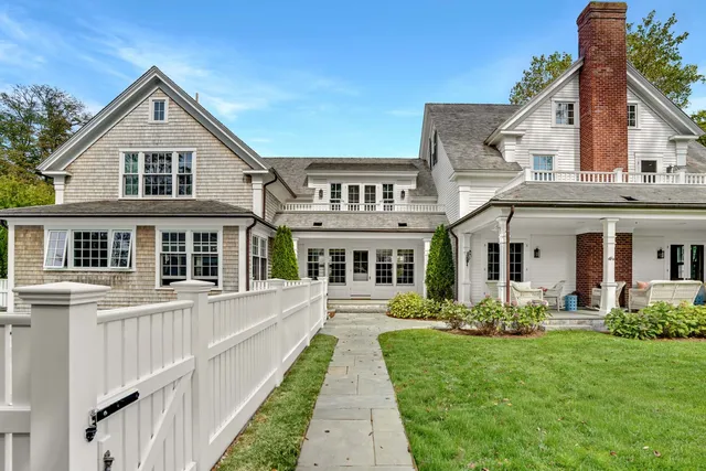 $9,403,000 | 52 South Summer Street, Edgartown, MA 02539
