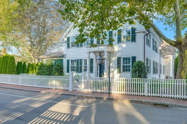 $9,403,000 | 52 South Summer Street, Edgartown, MA 02539