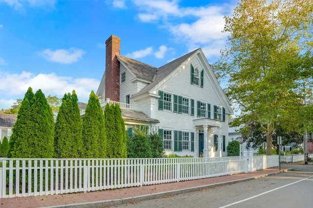 $9,403,000 | 52 South Summer Street, Edgartown, MA 02539