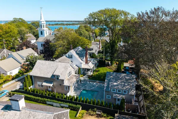 $9,403,000 | 52 South Summer Street, Edgartown, MA 02539
