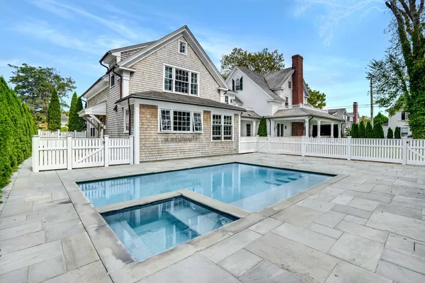 $9,403,000 | 52 South Summer Street, Edgartown, MA 02539