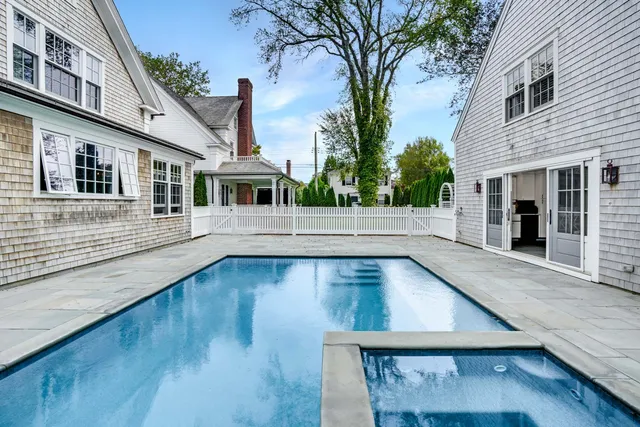 $9,403,000 | 52 South Summer Street, Edgartown, MA 02539