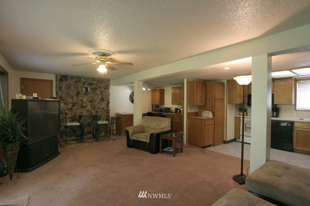 8923 Armstrong Road Southwest Olympia, WA 98512 - Photo 11 of 21 Gallery Image 11
