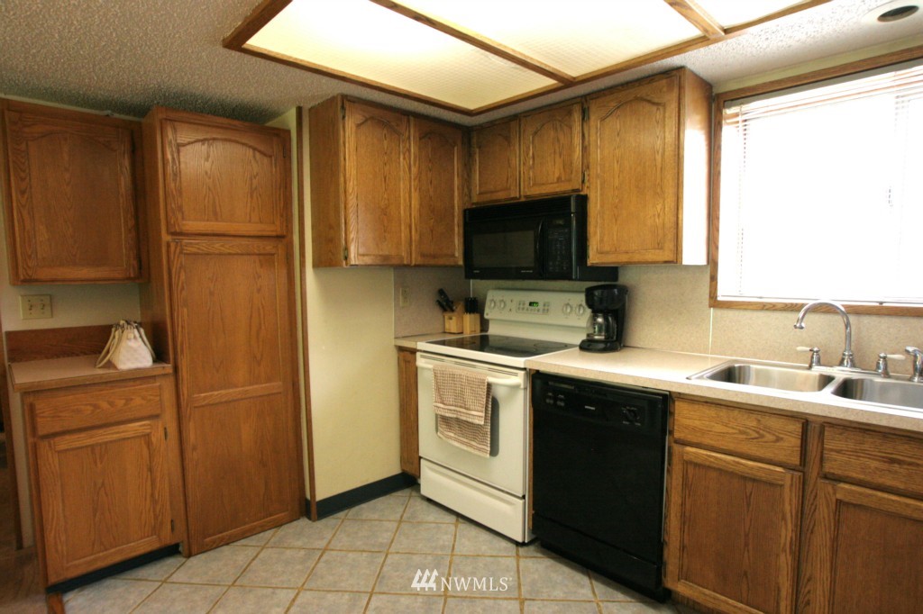 8923 Armstrong Road Southwest Olympia, WA 98512 - Photo 17 of 21 Gallery Image 17