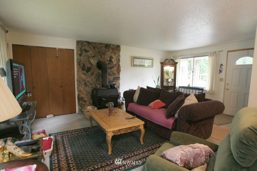 8923 Armstrong Road Southwest Olympia, WA 98512 - Photo 3 of 21 Gallery Image 3