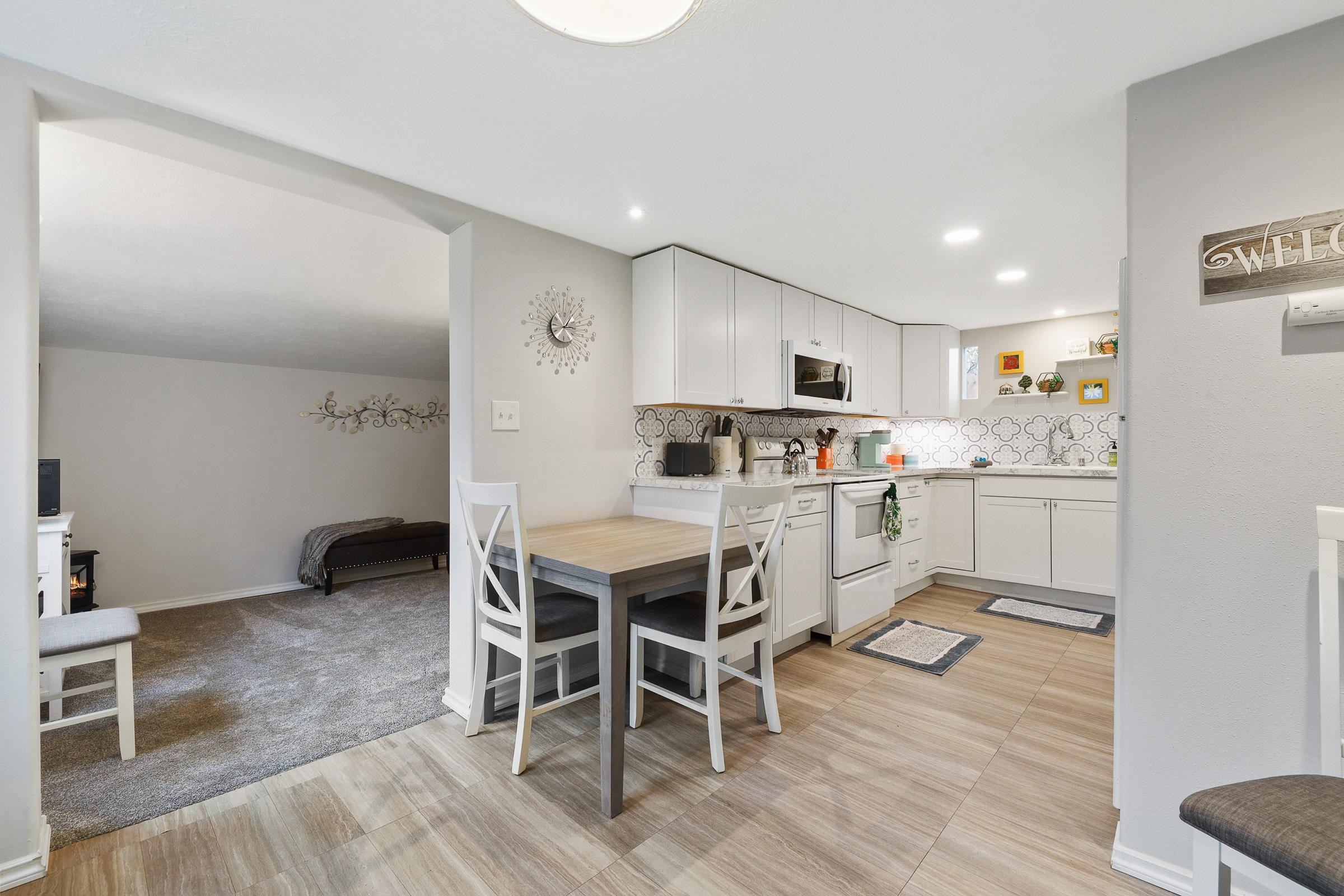 810 South Walnut Road Spokane Valley, WA 99206 - Photo 4 of 19 Gallery Image 4