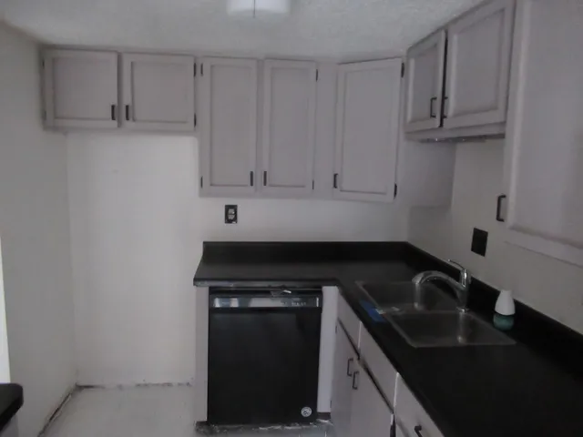 $49,900 | 7182 72nd Lane North, Unit 221, Brooklyn Park, MN 55428