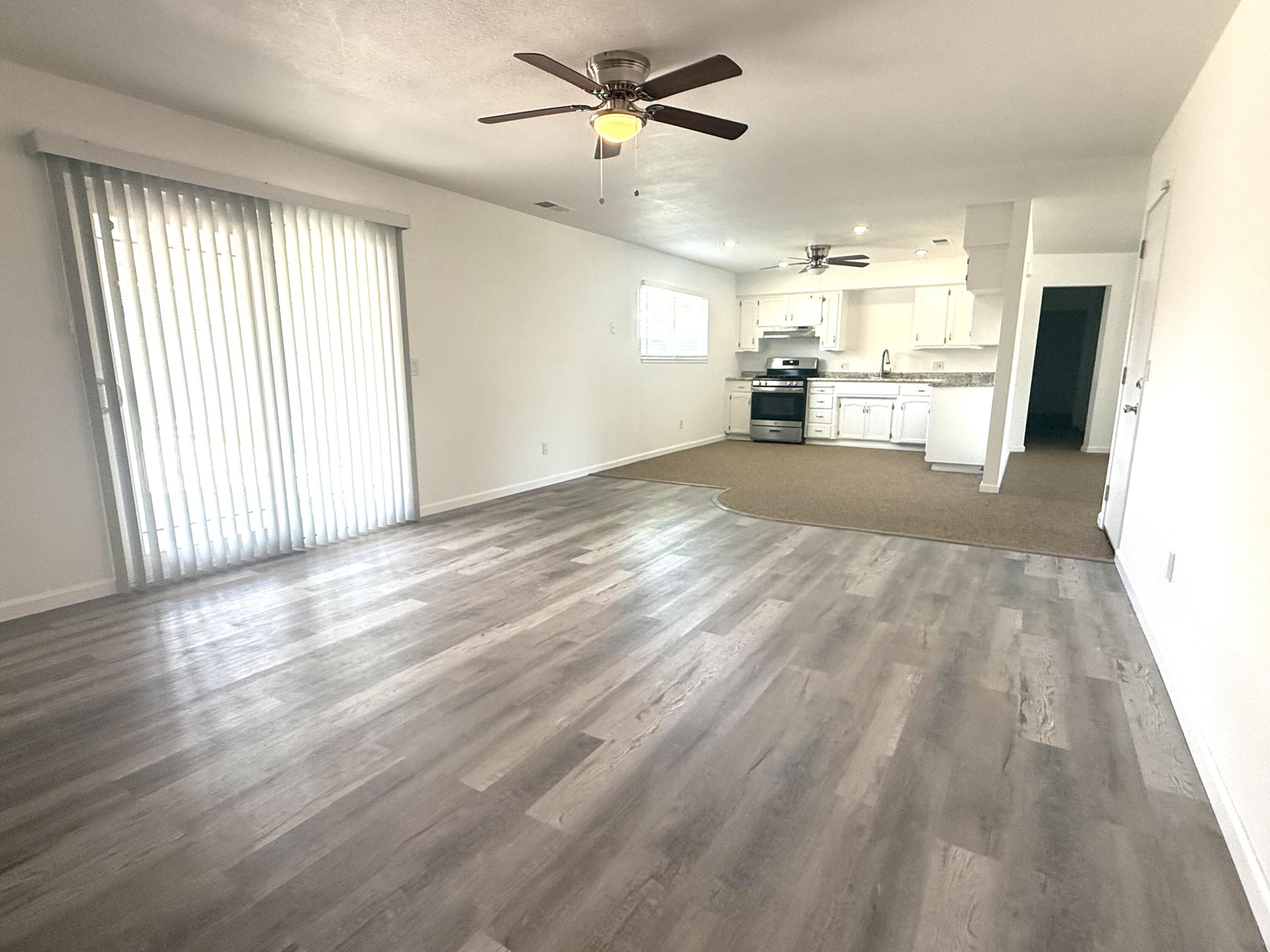 1093 Raymond Road Hanford, CA 93230 - Photo 8 of 32 FullSizeRender (15)