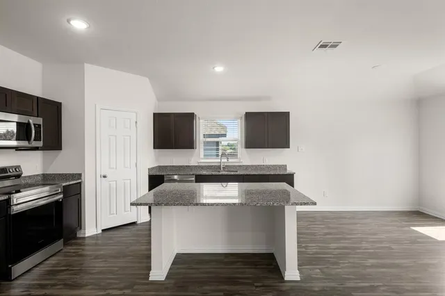 $291,990 | 433 Rose, Cleburne, TX 76033