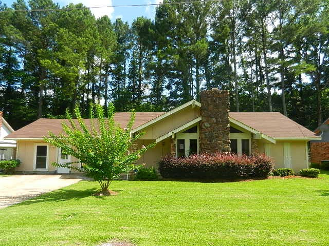 929 North Valley Falls Road Jackson, MS 39212 - Photo 1 of 30 Photo 1
