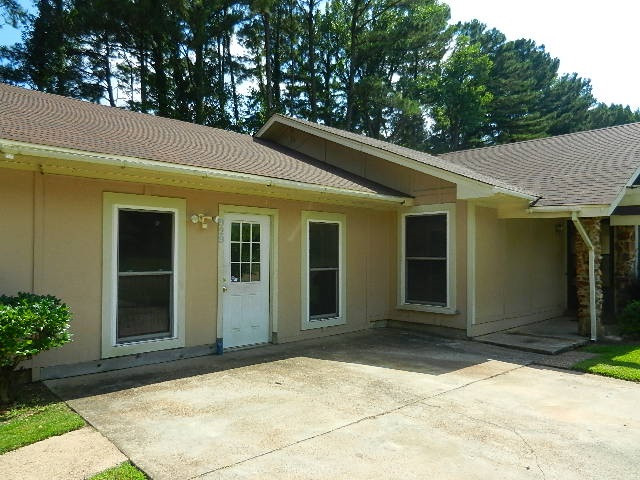 929 North Valley Falls Road Jackson, MS 39212 - Photo 3 of 30 Photo 3