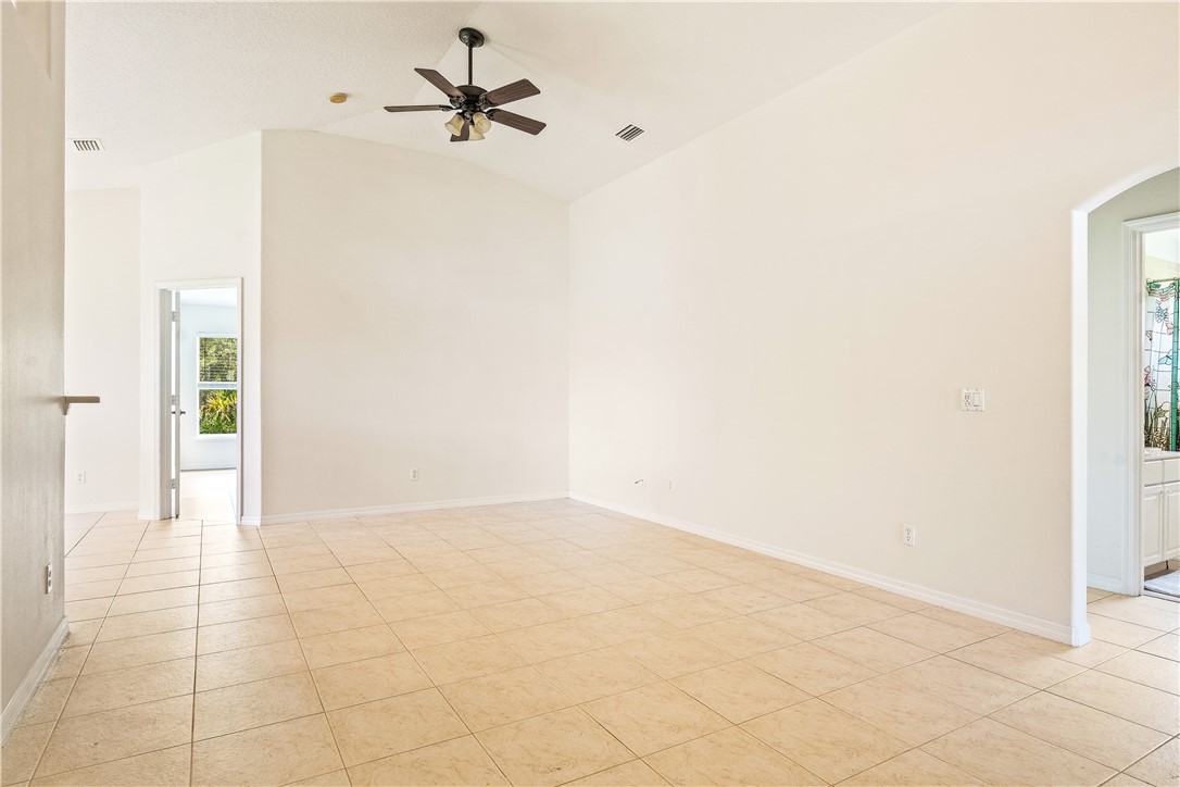1087 4th Lane Southwest Vero Beach, FL 32962 - Photo 10 of 34 a view of an empty room