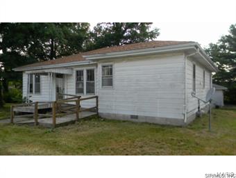 112 Long Street Shipman, IL 62685 - Photo 3 of 15 Gallery Image 3
