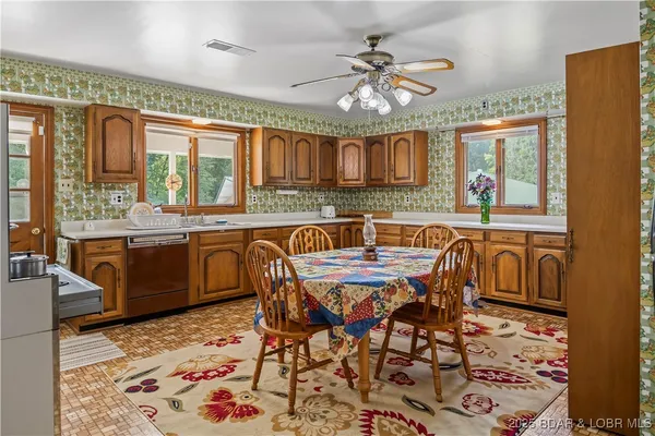 $2,490,000 | 5492 Black Elk Lane, Stover, MO 65078