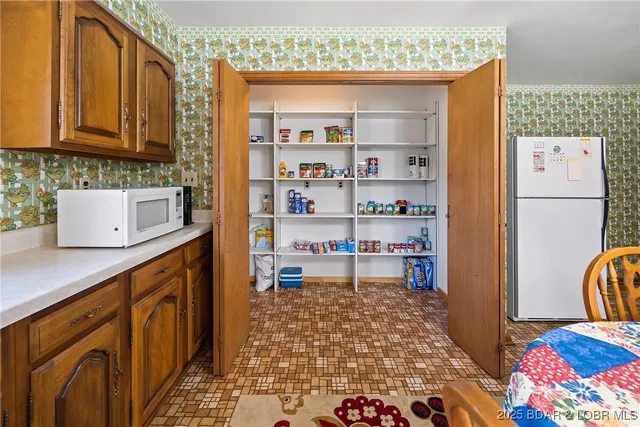 $2,490,000 | 5492 Black Elk Lane, Stover, MO 65078