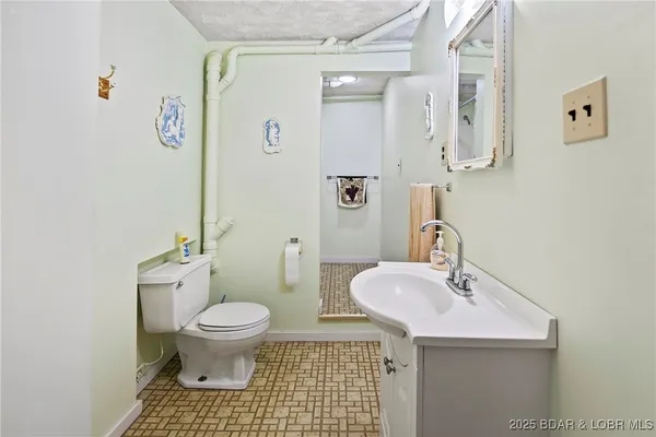 $2,490,000 | 5492 Black Elk Lane, Stover, MO 65078