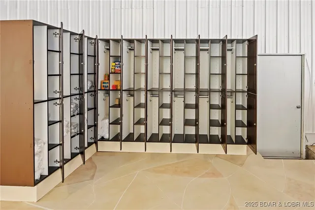 $2,490,000 | 5492 Black Elk Lane, Stover, MO 65078