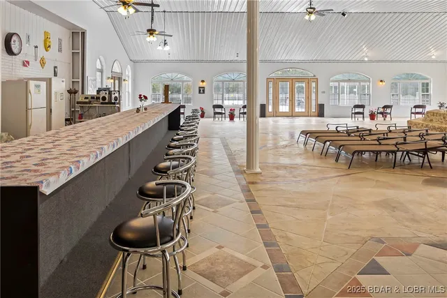 $2,490,000 | 5492 Black Elk Lane, Stover, MO 65078