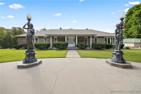 $2,490,000 | 5492 Black Elk Lane, Stover, MO 65078