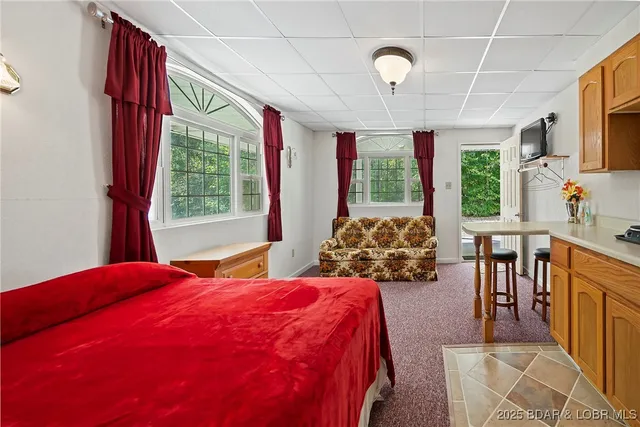 $2,490,000 | 5492 Black Elk Lane, Stover, MO 65078