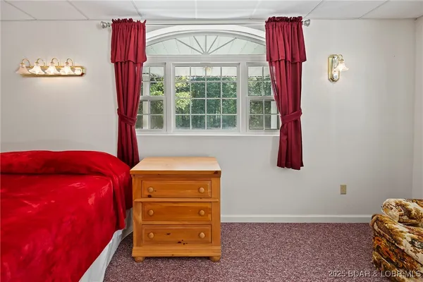 $2,490,000 | 5492 Black Elk Lane, Stover, MO 65078