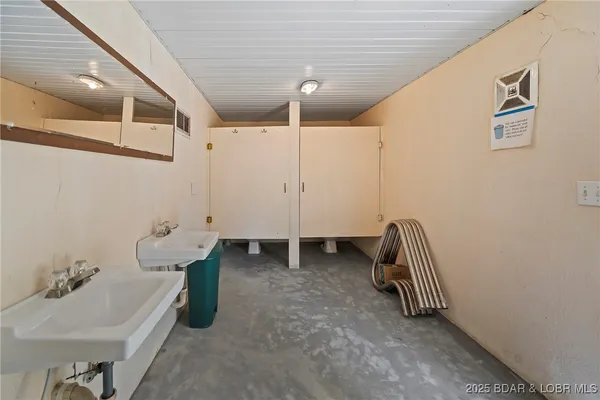 $2,490,000 | 5492 Black Elk Lane, Stover, MO 65078