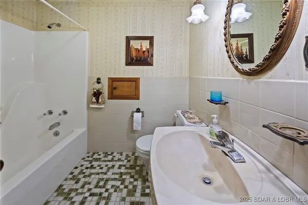 $2,490,000 | 5492 Black Elk Lane, Stover, MO 65078