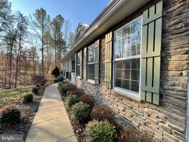 $748,500 | 53 Queen Laurens Court, Fredericksburg, VA 22406