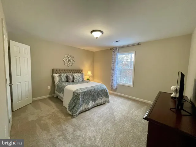 $748,500 | 53 Queen Laurens Court, Fredericksburg, VA 22406