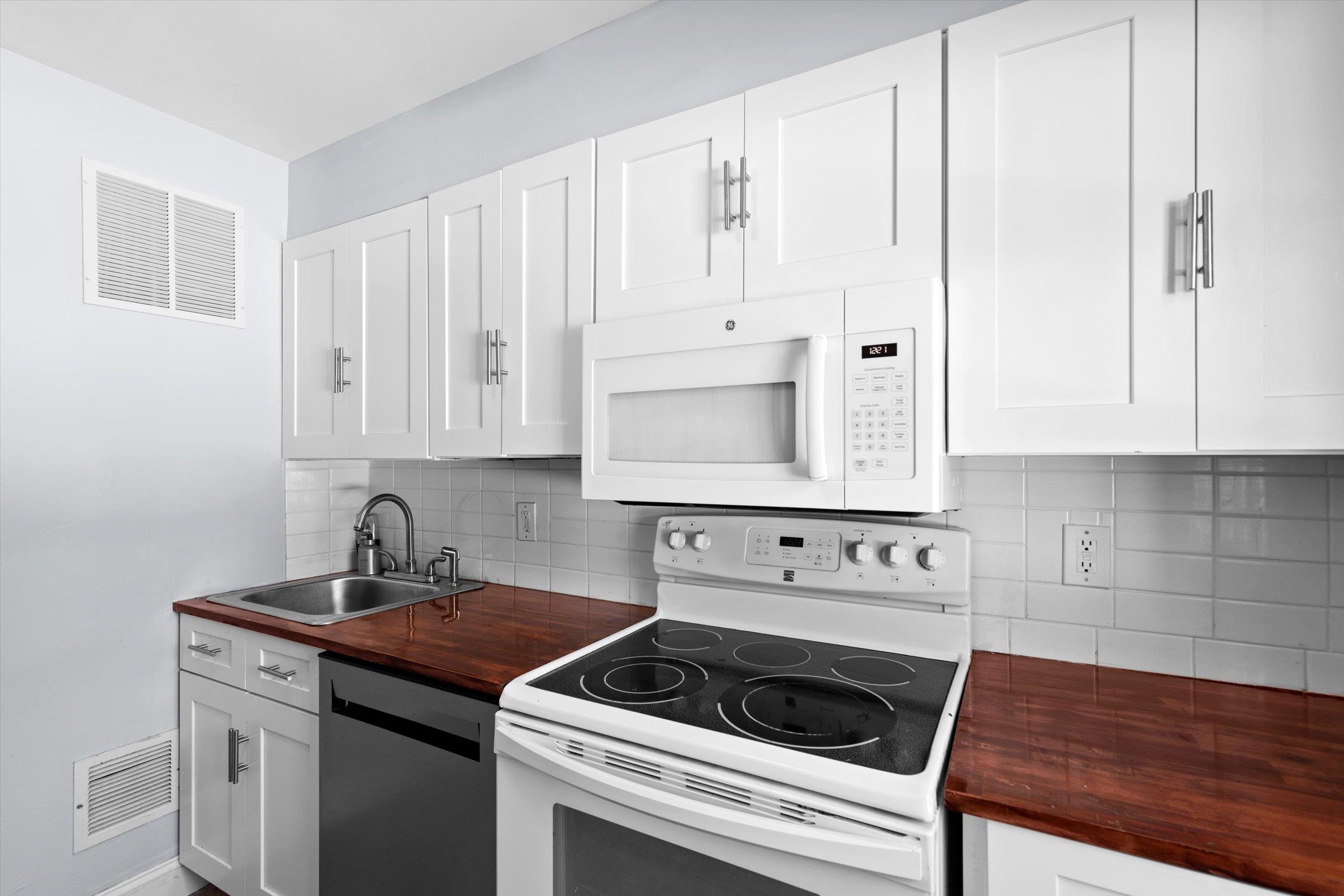 616 Portland Street, Unit 53 Rochester, NH 03867 - Photo 8 of 21