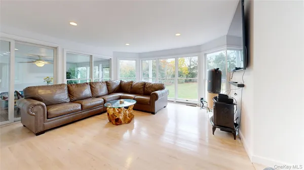 $2,600,000 | 137 South Road, Westhampton, NY 11977