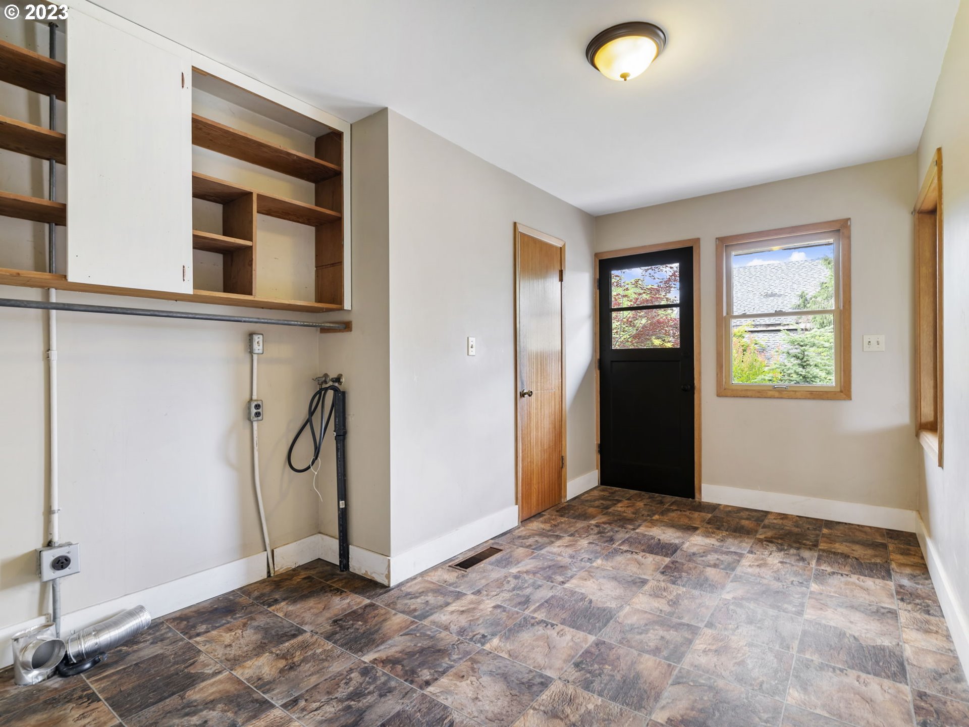 26601 Southwest Stafford Road Wilsonville, OR 97070 - Photo 23 of 47 Mud Room