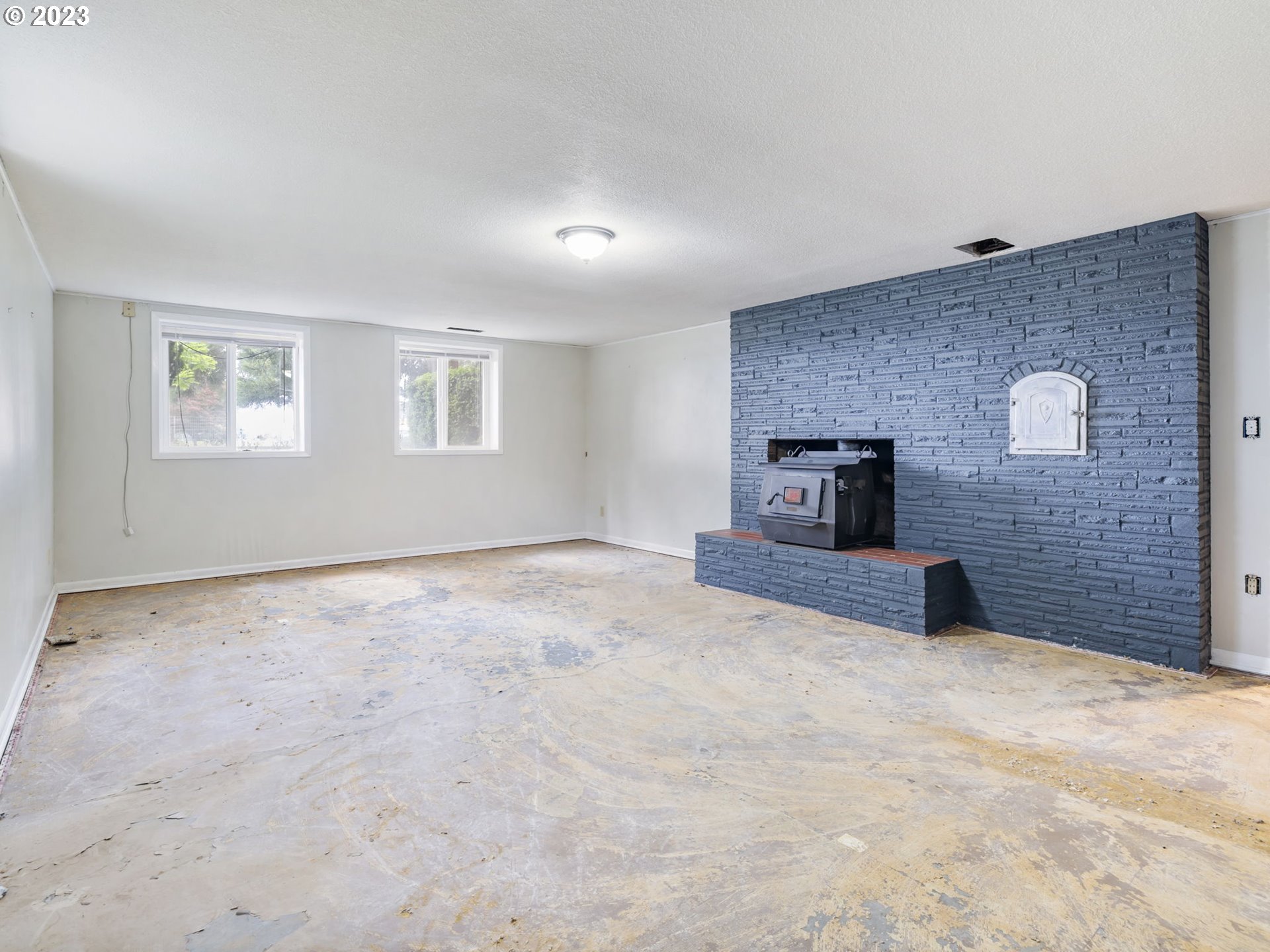 26601 Southwest Stafford Road Wilsonville, OR 97070 - Photo 24 of 47 Family Room