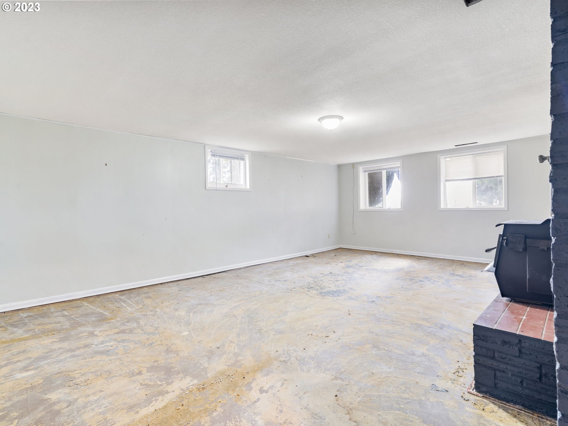 26601 Southwest Stafford Road Wilsonville, OR 97070 - Photo 25 of 47 Family Room