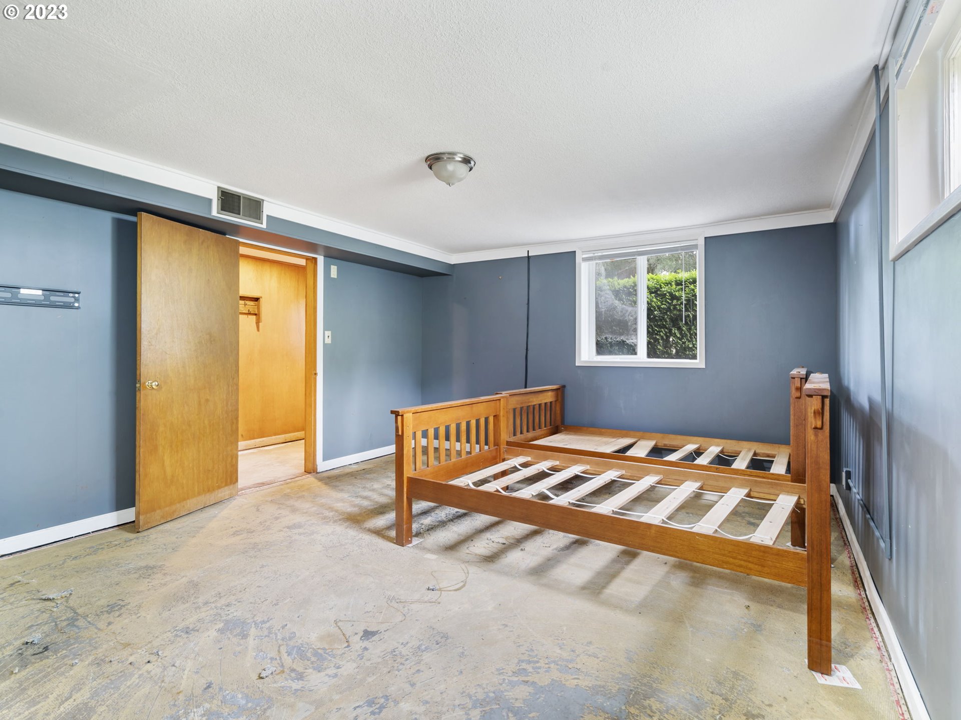 26601 Southwest Stafford Road Wilsonville, OR 97070 - Photo 28 of 47 Bedroom