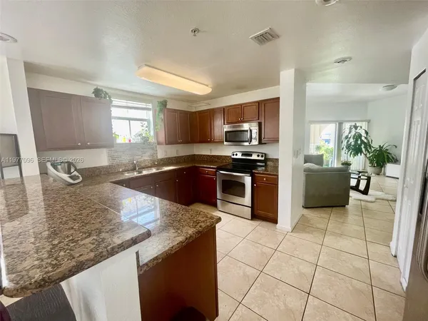 $3,000 | 11503 Northwest 89th Street, Unit 206, Doral, FL 33178