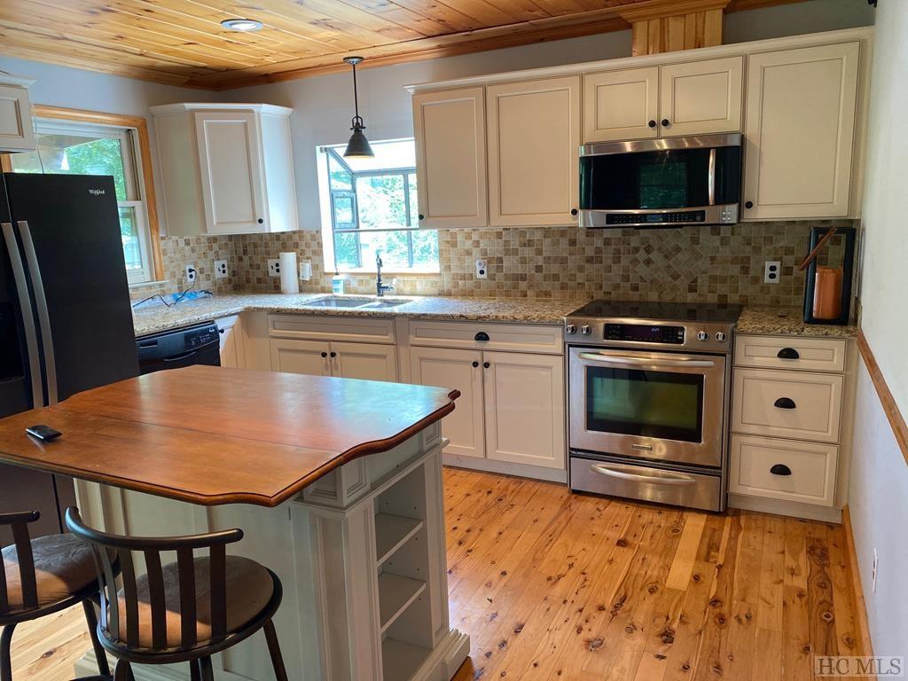 54 Whisper Mountain Road Franklin, NC 28734 - Photo 6 of 25 Gallery Image 6