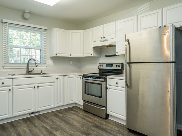 7608 Idolbrook Lane Raleigh, NC 27615 - Photo 9 of 23 Kitchen