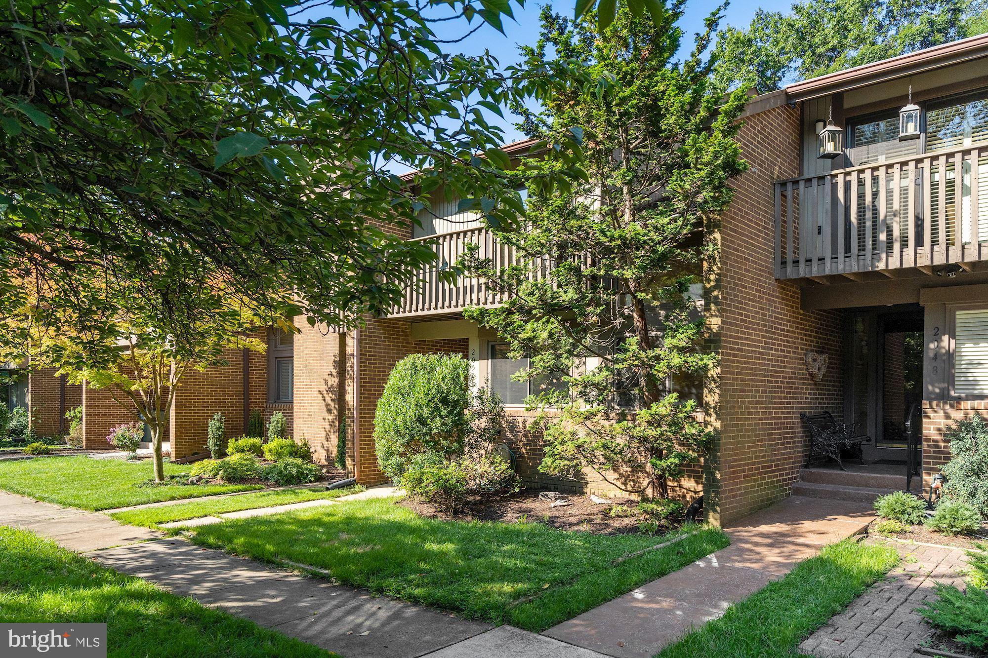 2050 Winged Foot Court Reston, VA 20191 - Photo 27 of 32 Exterior Front