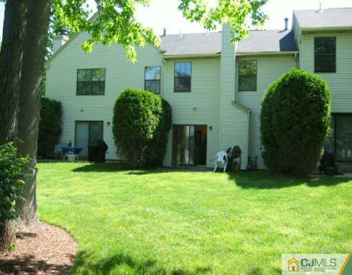 907 Timber Oaks Road Edison, NJ 08820 - Photo 7 of 8