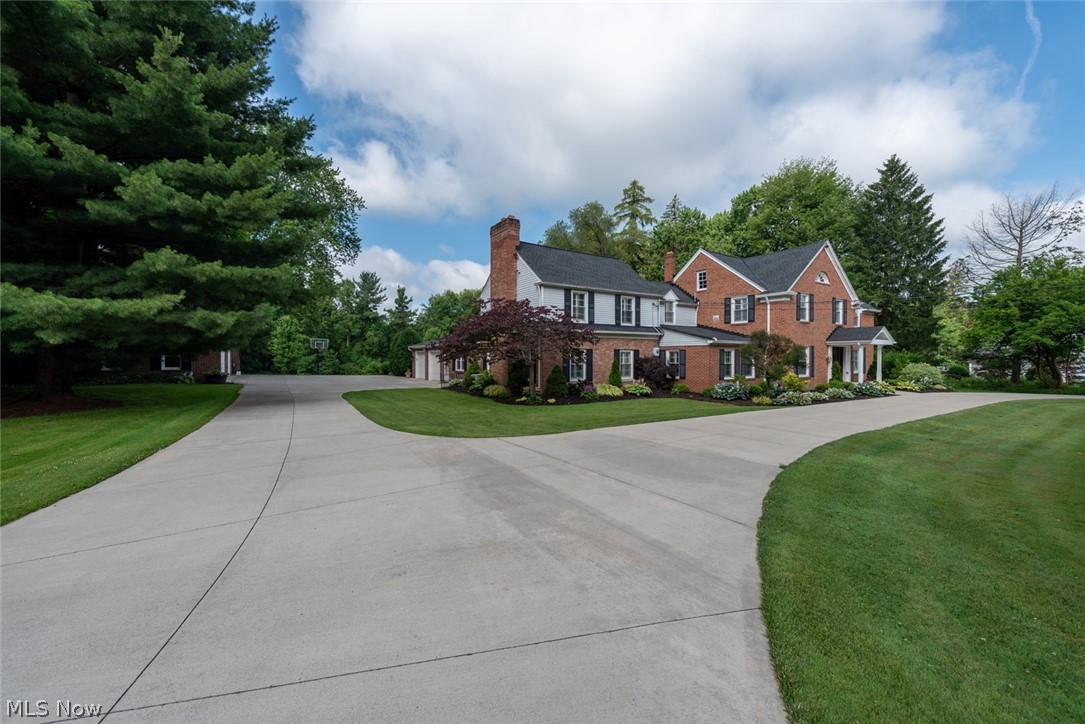 7637 Chagrin Road Chagrin Falls, OH 44023 - Photo 3 of 35 Gallery Image 3