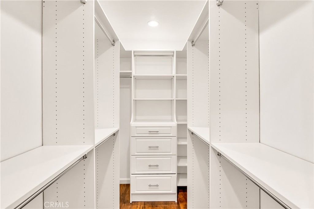 1724 El Rey Road San Pedro, CA 90732 - Photo 29 of 51 a view of walk in closet with empty racks